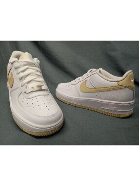 Nike Air Force 1 (GS) Leather Sneaker White Light Khaki Boys Size 7 FLOOR MODEL!